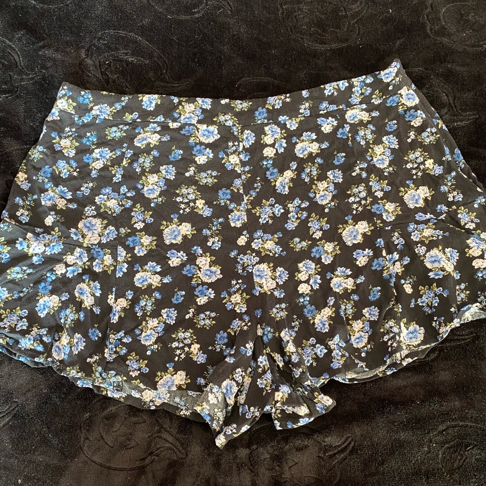 Floral print shorts